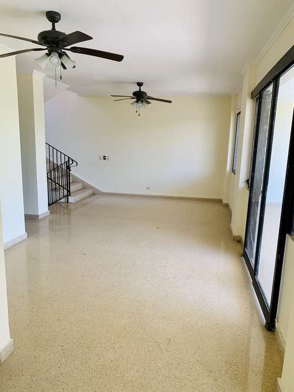 BETANIA - Spacious 336 m² Home with Study and Terrace - $1,400.00