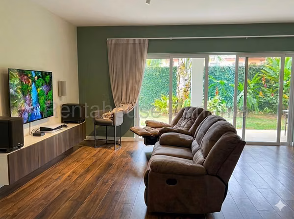 House for Sale in Versalles 255 m² LR