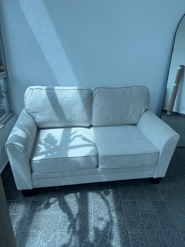 Selling 2-seat sofa (as new)