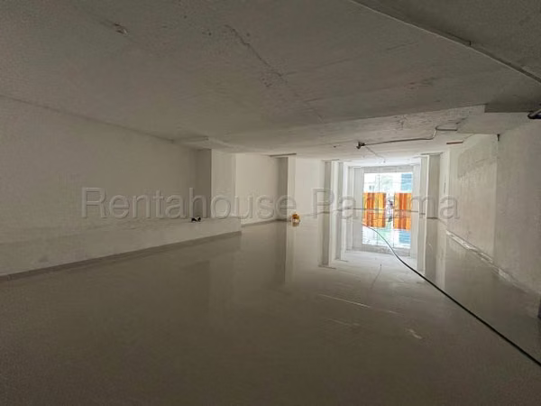 ALQUILER DE LOCAL COMERCIAL EN CALLE 50 