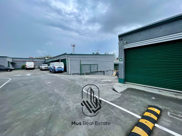 Local Comercial en Venta y Alquiler – PH Ofidepositos Central en la Central- RT