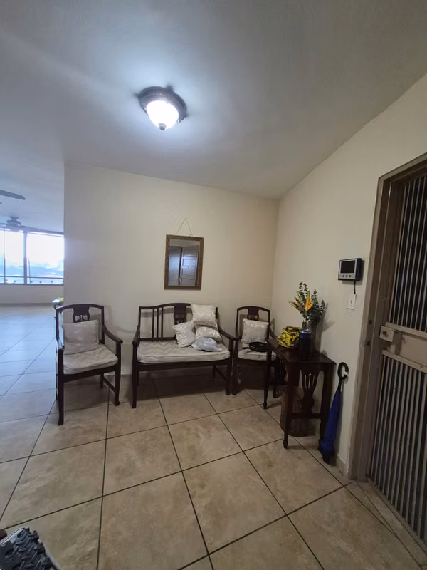 Sell Apt in PH Beverly Hills