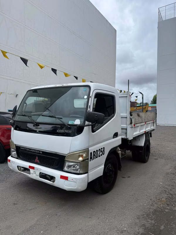 MITSUBISHI FUSO CANTER 2015 CAMION VOLQUETE