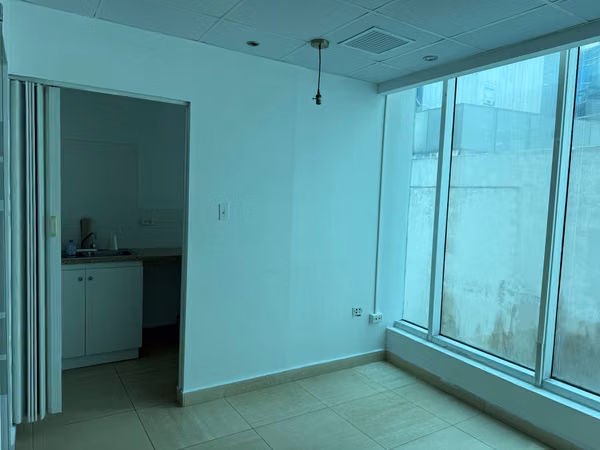 Alquiler Oficina en Torre Banesco, Marbella