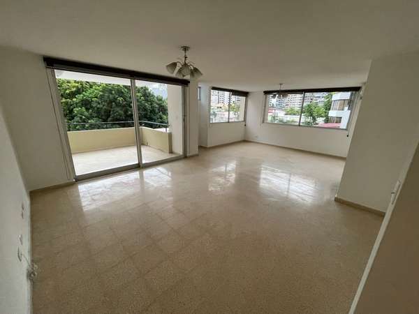 Spacious Apartment with Balcony for sale in Paitilla, Ph La Joya
