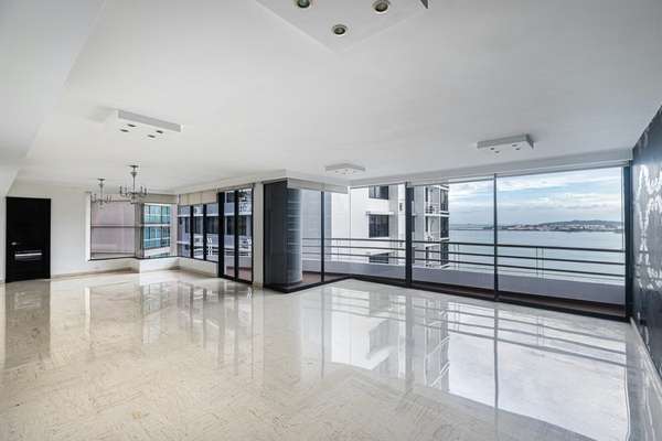 PH Ganga The Delfines 280m ² Remodeling and Sea View