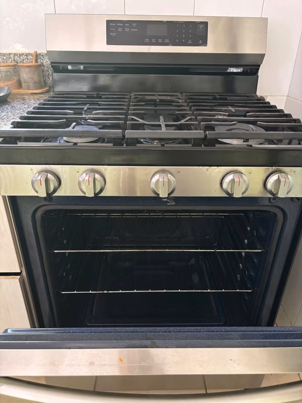 Samsung stove with gas oven and integrated air fryer