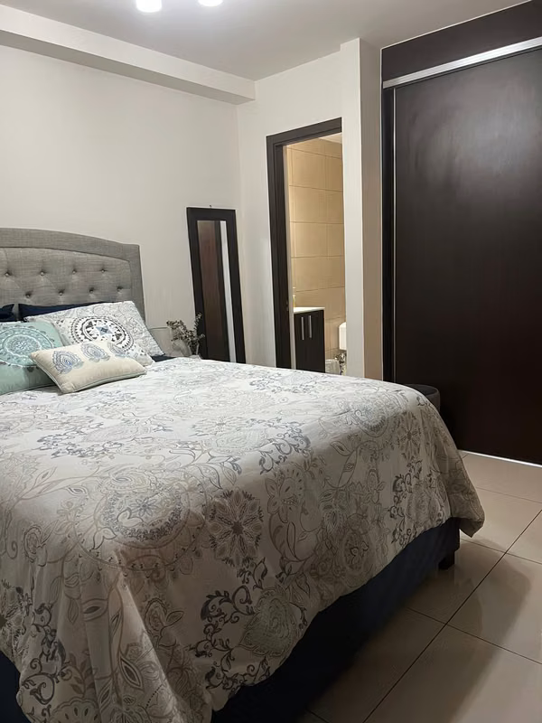 Alquiler de apartamento en PH San Roque Via España