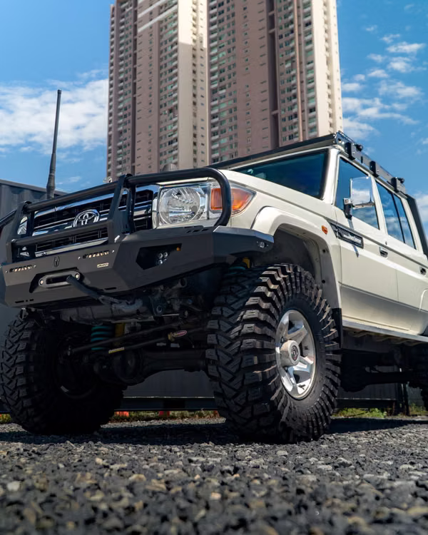 Toyota Land Cruiser serie 79 2023 | V8 Diésel | MANUAL | 40,500Km