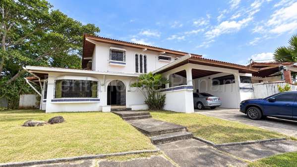 Sale of House in Las Sumbres MCD27-1582