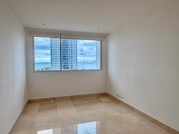 4 rec sea view and city for sale - East Coast