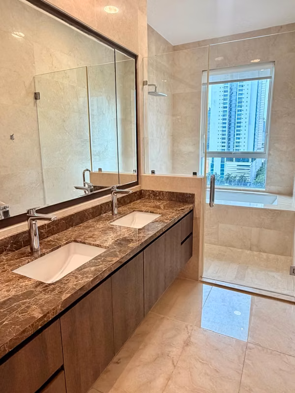 4 rec sea view and city for sale - East Coast