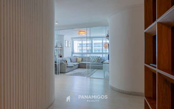 Apartment for sale with den in PH Sol Marina - Avenida Balboa