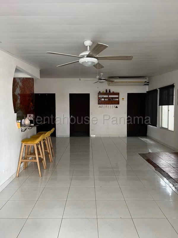 Venta Casa en Nuevo Reparto | 247 m² de Terreno | $180,000