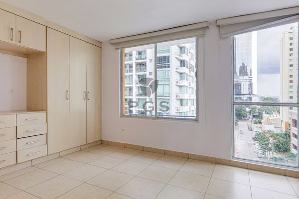 PH Costa View, Costa del Este: Apartamento grande a excelente precio