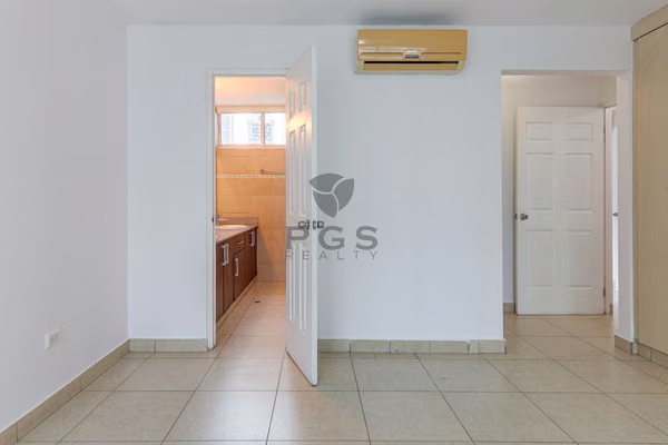 PH Costa View, Costa del Este: Apartamento grande a excelente precio