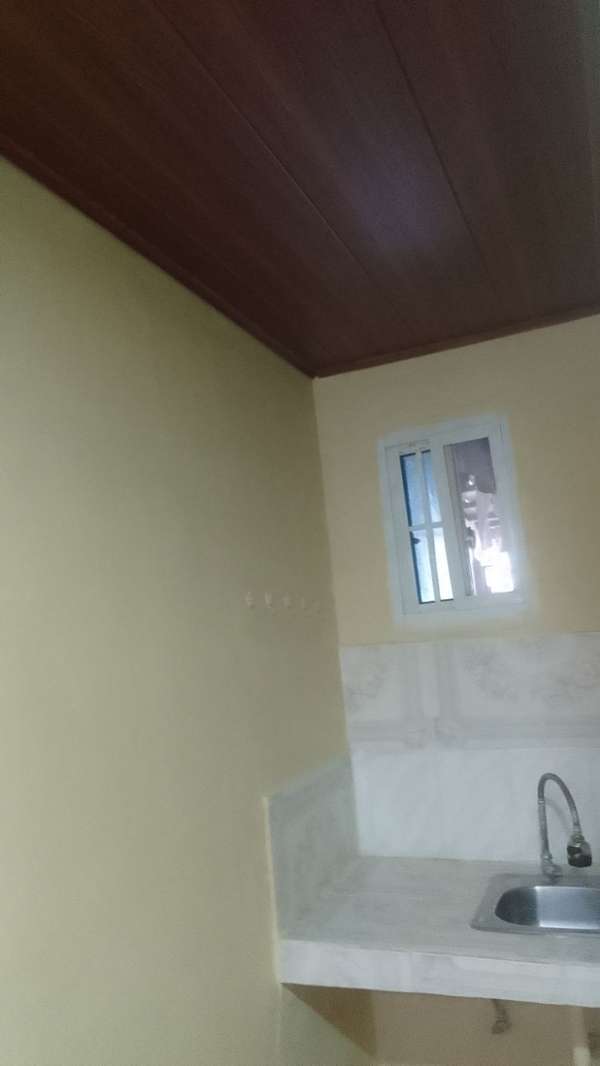 Room in the Acacias, bathroom, small kitchen, independent entrance.