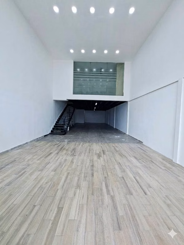 LOCAL COMERCIAL EN ALQUILER EN CALLE 50 – 260 M² | ALTA EXPOSICIÓN
