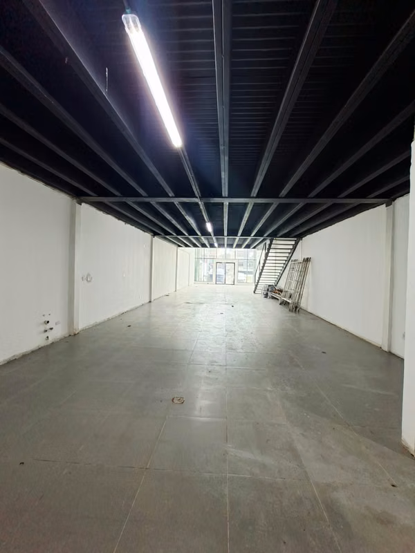 LOCAL COMERCIAL EN ALQUILER EN CALLE 50 – 260 M² | ALTA EXPOSICIÓN
