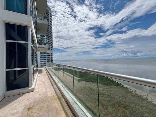 Exclusivo y Amplio Apartamento Frente al Mar en PH Ten Tower – Costa del Este