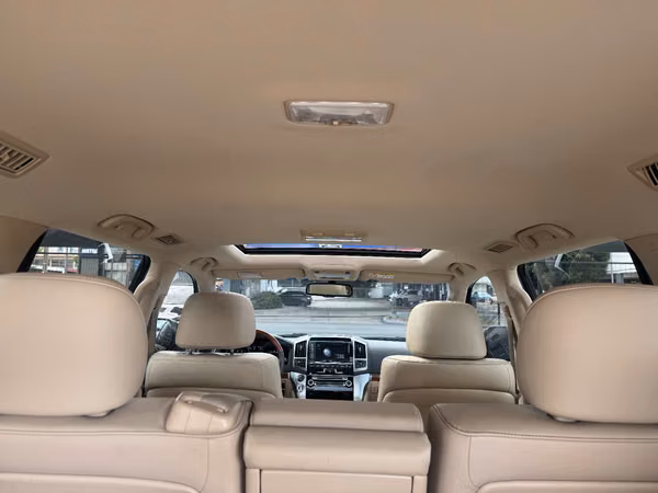 TOYOTA LAND CRUISER 2015