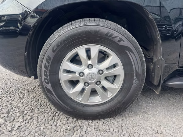 TOYOTA LAND CRUISER 2015