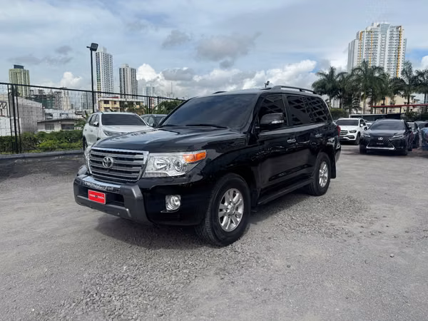 TOYOTA LAND CRUISER 2015