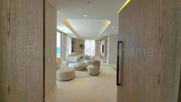 Apartment for Sale With High Level Threats in Santa Maria 27 * 1626Mfk