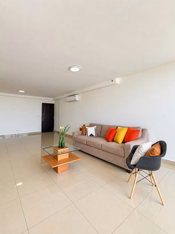 San Francisco Bay Tower 600 | 115 m² + Den and Ocean View