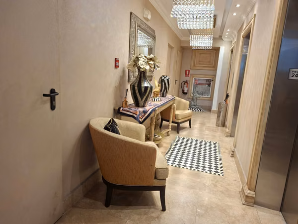 271152. It is sold incredible apartment 363m, 4 rec, 4.5 bathrooms. Sea view