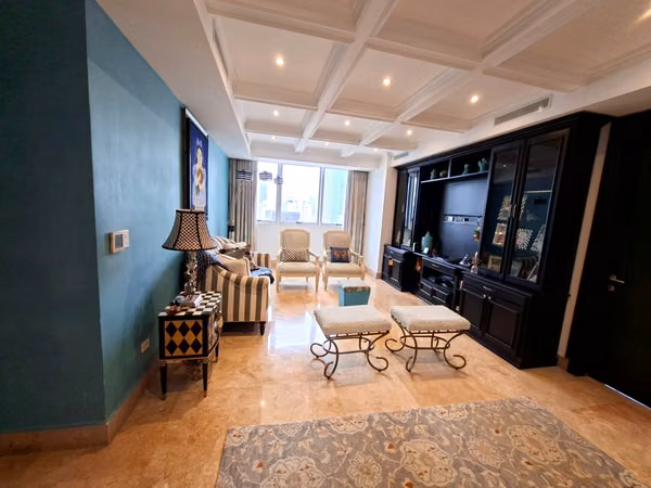 271152. It is sold incredible apartment 363m, 4 rec, 4.5 bathrooms. Sea view