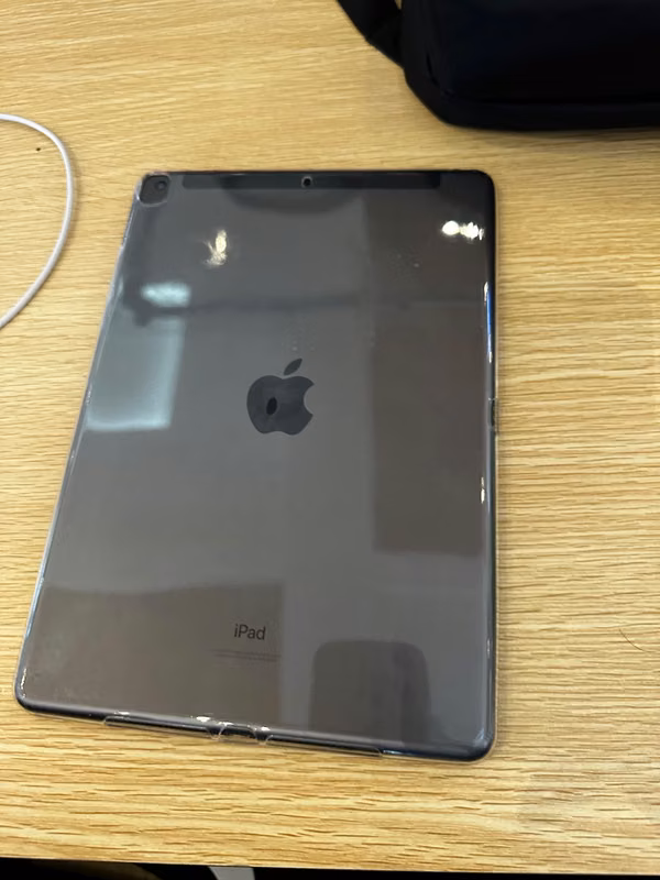 iPad 9th generation 64GB - Excellent condition