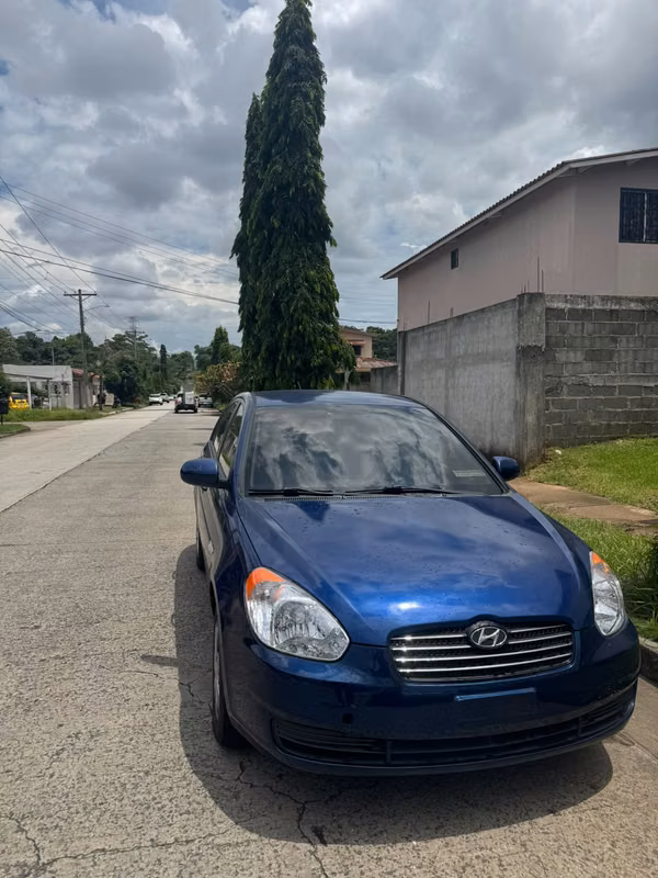 VENDO AUTO  HYUNDAI 2011 AUTOMATICO