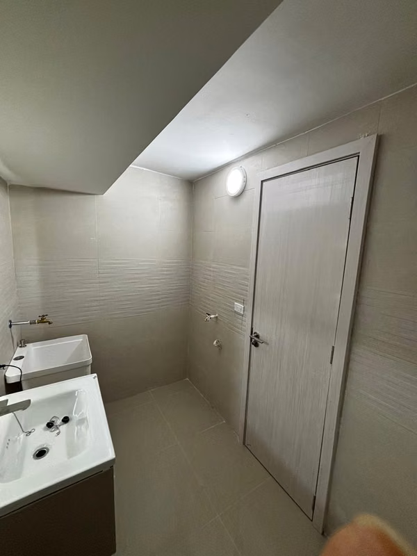 Apartamento de 2 recámaras remodelado en alquiler | Calle 25, Calidonia