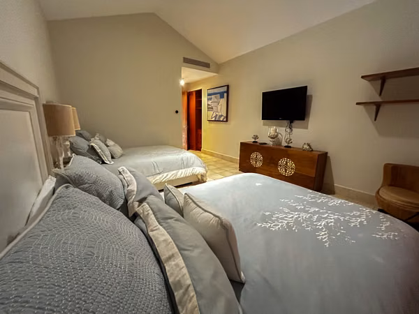SALE: Good adventure - 124; Two-level apartment with golf view - 124; $745,000