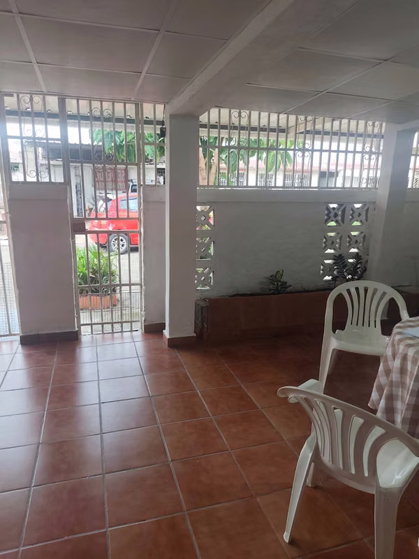 Sale of House in the Acacias