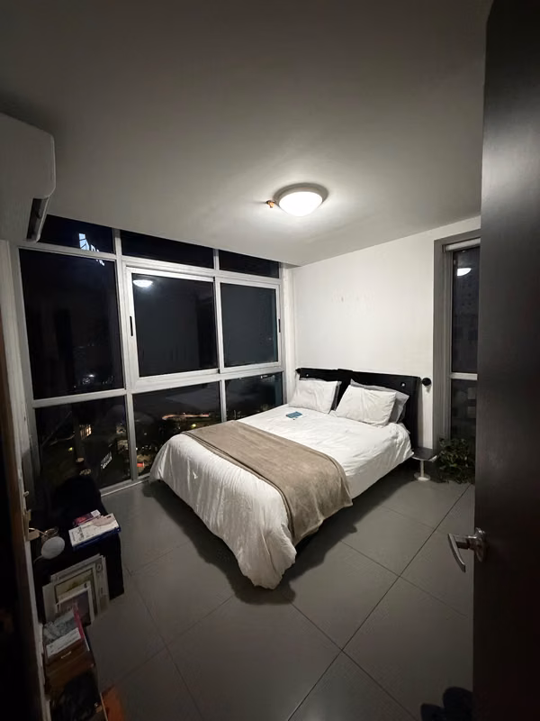 Furnished room