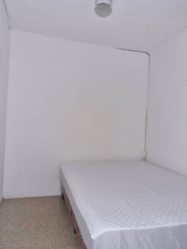 Se Alquila apartamento de 4 recamaras en Via España