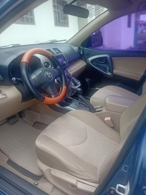 I sell Toyota RAV-4 in good condition