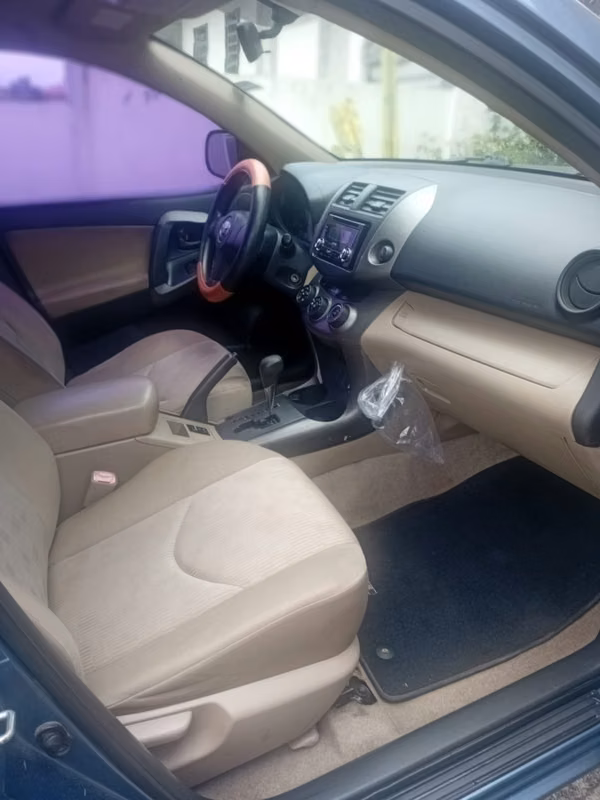 I sell Toyota RAV-4 in good condition
