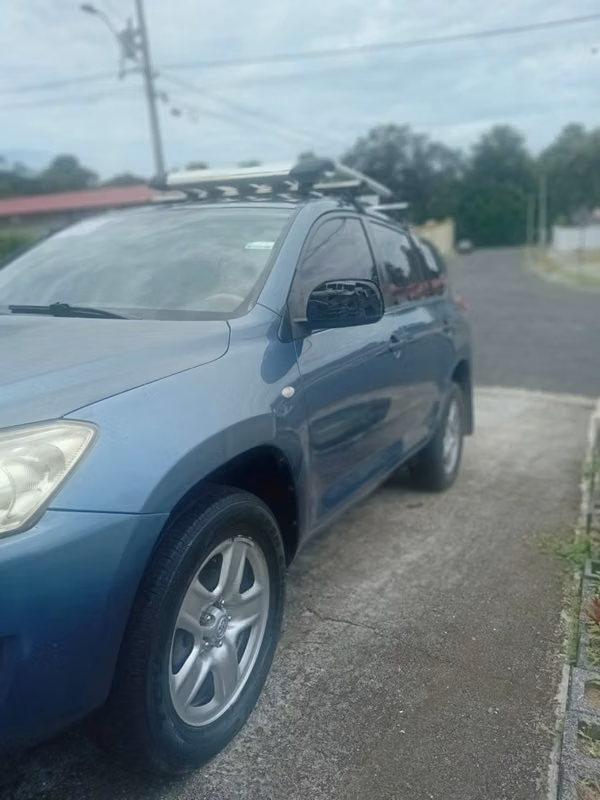 I sell Toyota RAV-4 in good condition