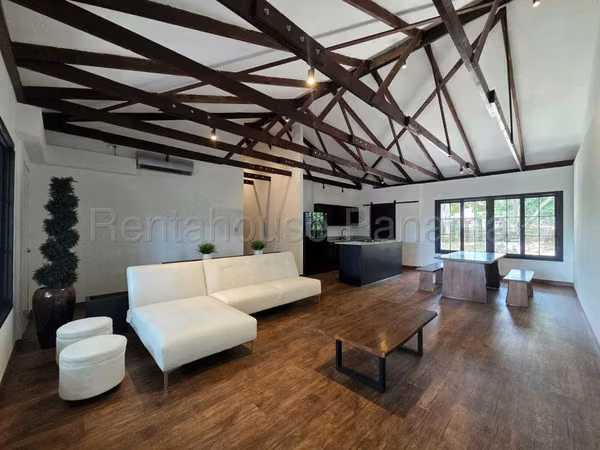 263867. Se vende a precio por debajo de avaluo reciente, casa remodelada de 4 recámaras, 692m de terreno.