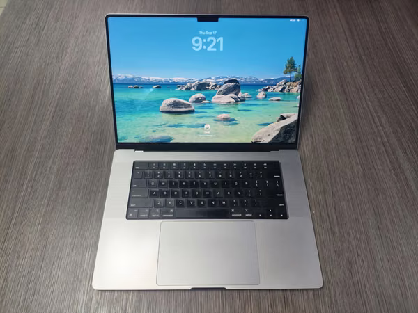 MacBook Pro 16 