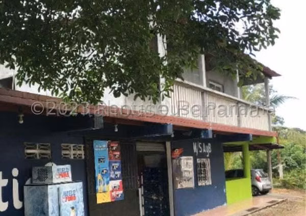 Sale of Puerto LIndo commercial house, Portobelo, rentals and abarrotheria