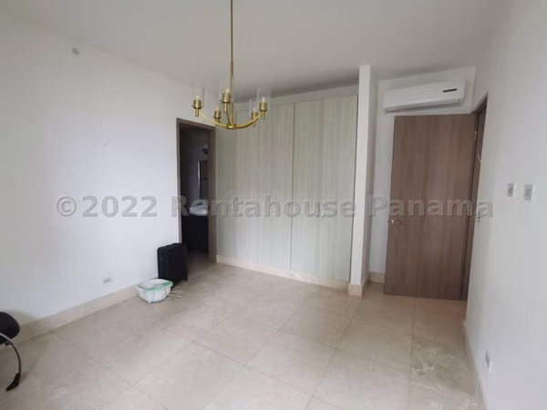 Lower Penthouse Luxury for Sale in Deluxe Residences - 282 m ² - 124; GC