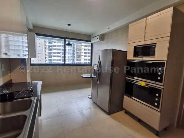 Lower Penthouse Luxury for Sale in Deluxe Residences - 282 m ² - 124; GC