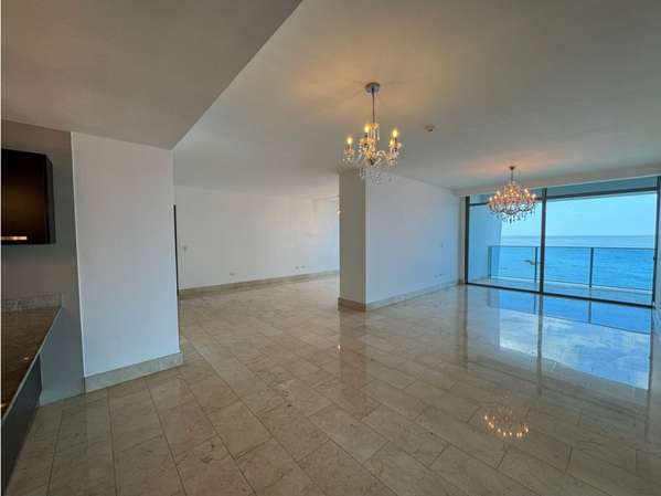 Grand Tower, Punta Pacífica Apartment for sale in front of the sea