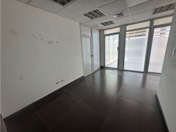 Oficina amplia para alquiler | Twist Tower, Obarrio.