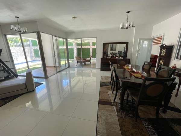 Luxury house of 480m ² in El Bosque, El Doral - Ready to move!