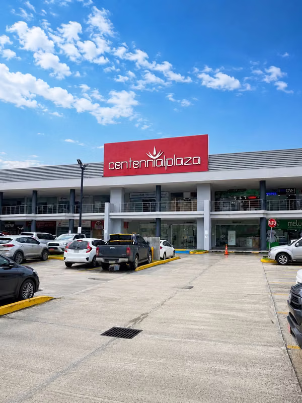 Altos de Panamá, Centennial Plaza
